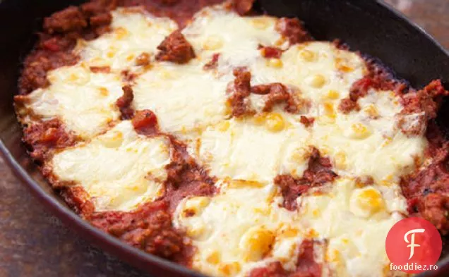Polenta Cârnați Mozzarella Caserola