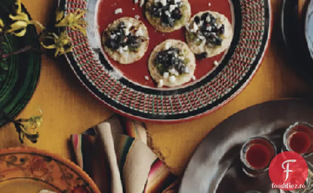 Mini tortilla cu ciuperci de porumb și Salsa Tomatillo proaspătă