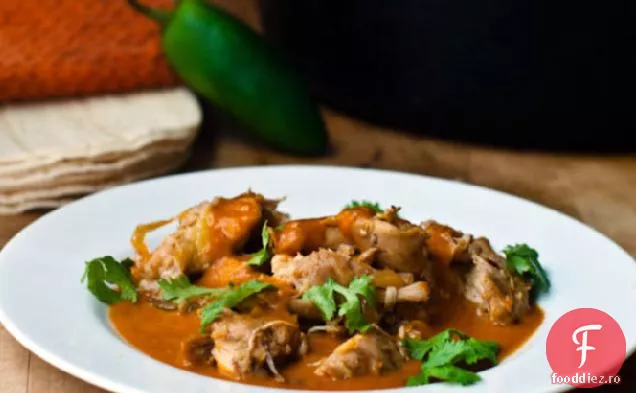 Pui cu Tomatillo și sos de Chile roșu