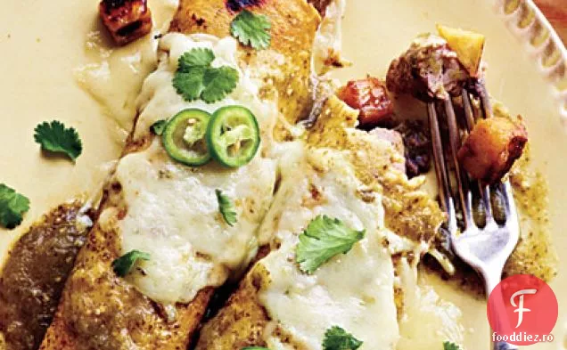 Enchiladas de porc și pătlagină cu piure de fasole neagră