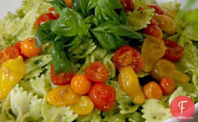 Farfalle cu roșii și brânză Feta