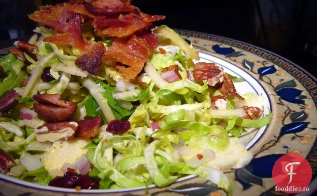 Salată De Măr Și Varză De Bruxelles