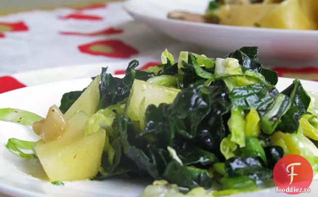 Salată De Varză Și Varză De Bruxelles