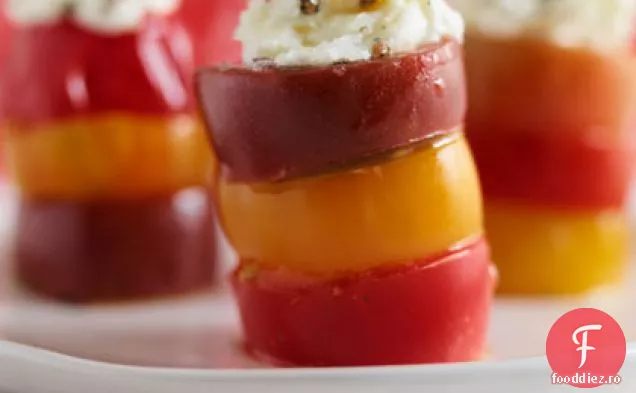 Turnuri de roșii Cherry cu brânză de capră Aioli