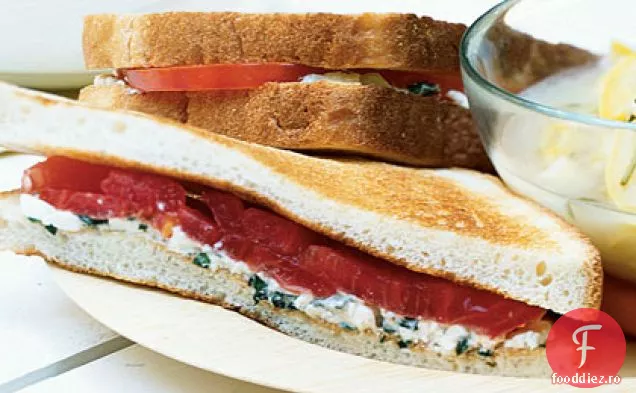 Sandvișuri Feta-Busuioc
