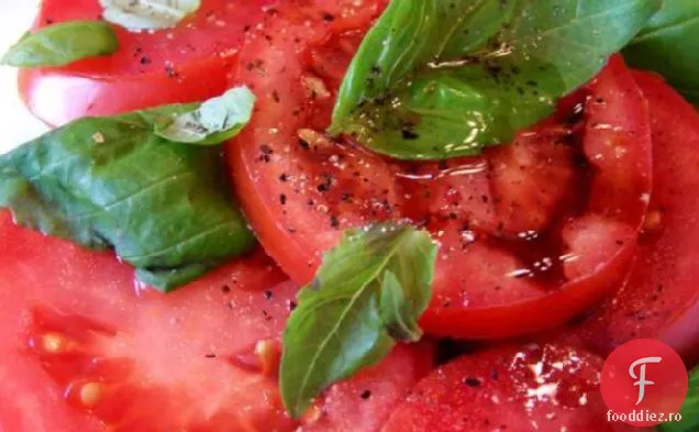 Roșii cu busuioc proaspăt și balsamic îmbătrânit