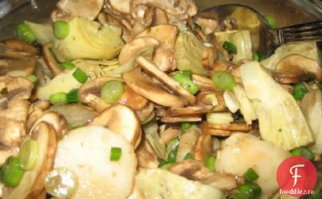 Vinaigretă cu ciuperci și inimi de anghinare