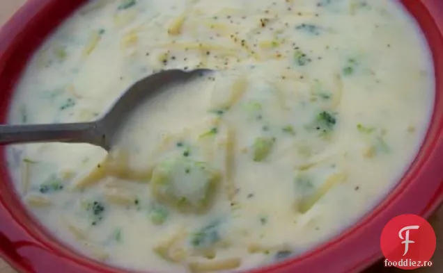 Supă De Tăiței Cu Broccoli Cu Brânză