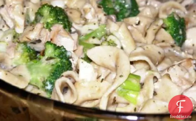 Broccoli și caserolă de pui
