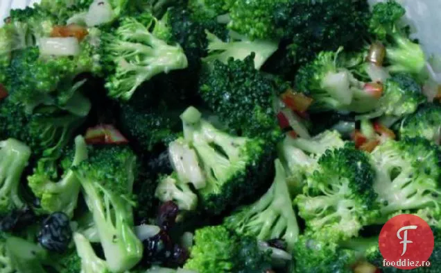 Salată Crocantă De Broccoli