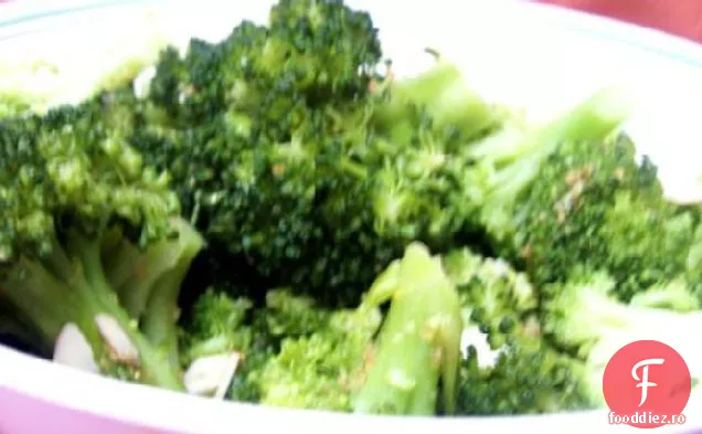 Broccoli Cu Unt De Migdale Cu Usturoi De Lămâie