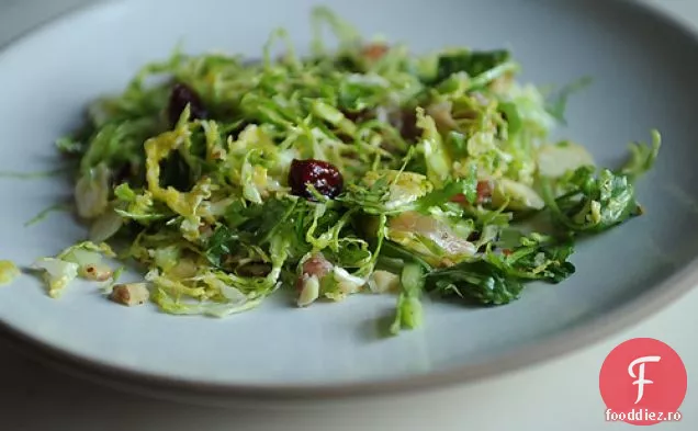 Salată De Varză De Bruxelles A La M. Wells
