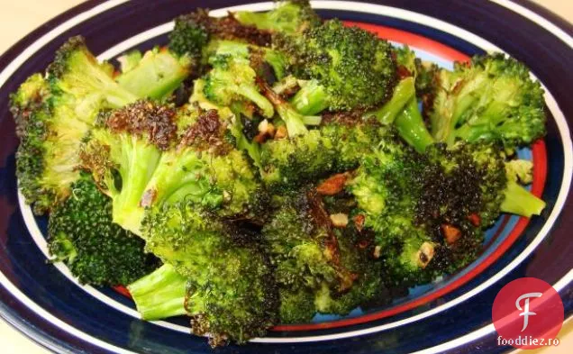 Crunch De Broccoli Cu Sos Cremos De Migdale