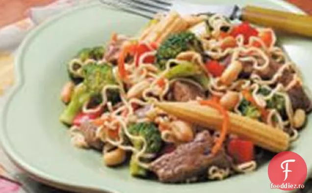 Carne de vită cu tăiței Ramen