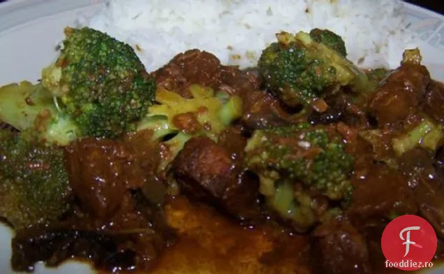 Crock Pot Carne de vită și Broccoli