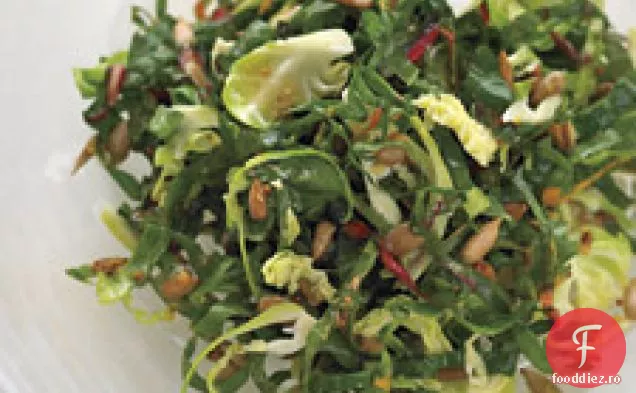 Salată De Verdeață De Toamnă Cu Semințe De Floarea Soarelui