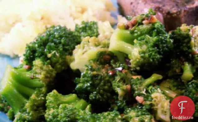 Broccoli Cu Usturoi Sotat-Picant
