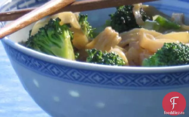 Salată De Tăiței / Broccoli