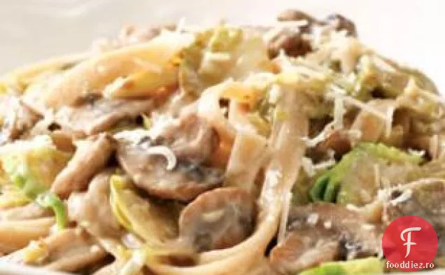 Fettuccine Cremoasă Cu Varză De Bruxelles Și Ciuperci