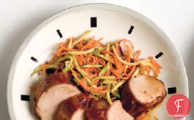 Filet de porc Hoisin cu salată Asiatică de morcovi