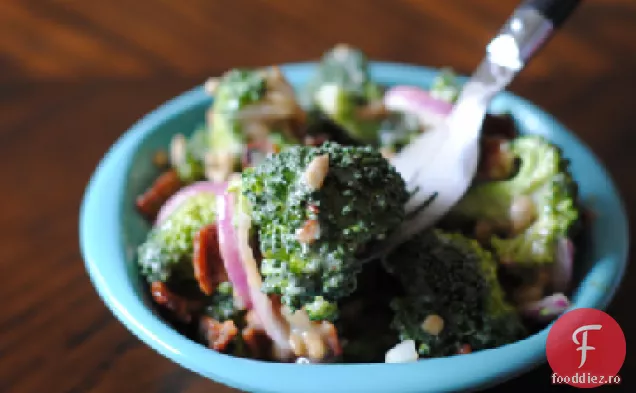 Salata de Broccoli răcită a lui Vicky