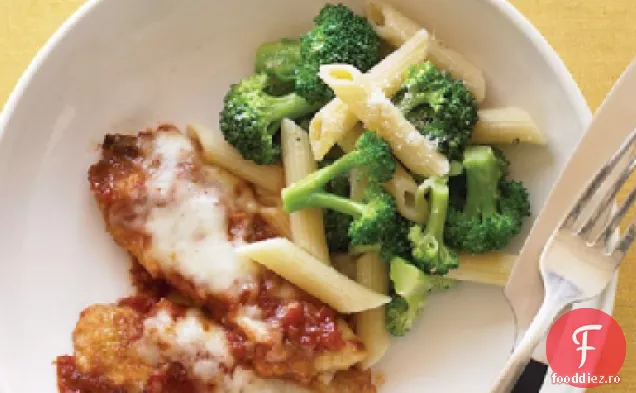 Oferte de pui parmezan cu Penne și Broccoli