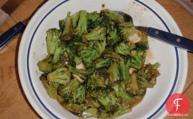 Salată de Broccoli și Cheddar