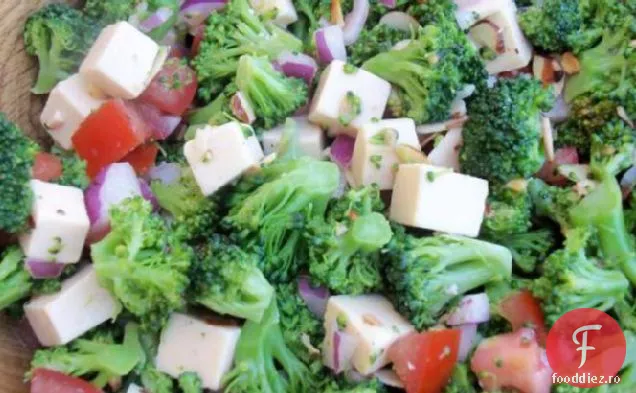 Salată De Broccoli Cu Gouda
