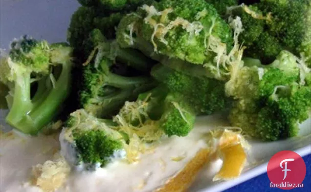 Broccoli cu sos cremos de lămâie