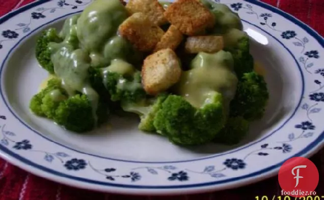 Broccoli / Sos Hollandaise Cu Ierburi/ Pesmet Prăjit