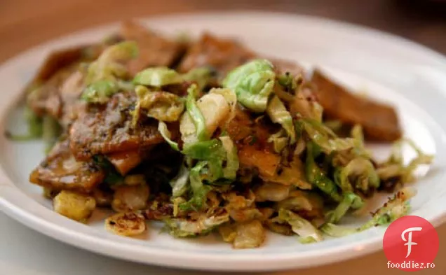 Cina in seara asta: tofu caramelizat cu varza de Bruxelles