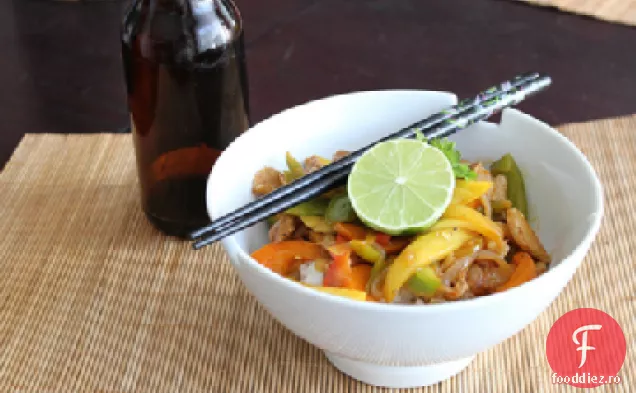 Carne de vită chineză și mango se amestecă