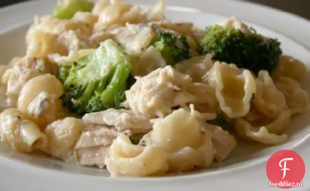 Pui de tigaie, Broccoli, Ziti și brânză Asiago
