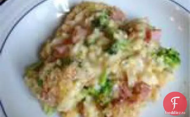 Ham Broccoli orez și brânză caserola
