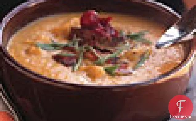 Curcan afumat și Chowder de slănină cu Pumpernickel și crutoane de afine