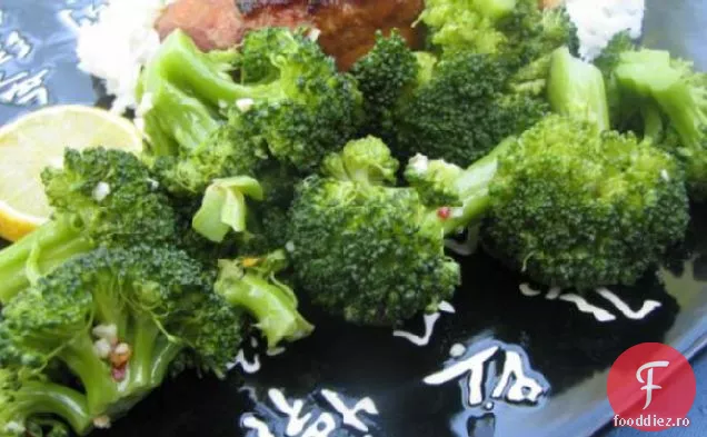 Cuptor Cu Microunde Lămâie Usturoi Broccoli