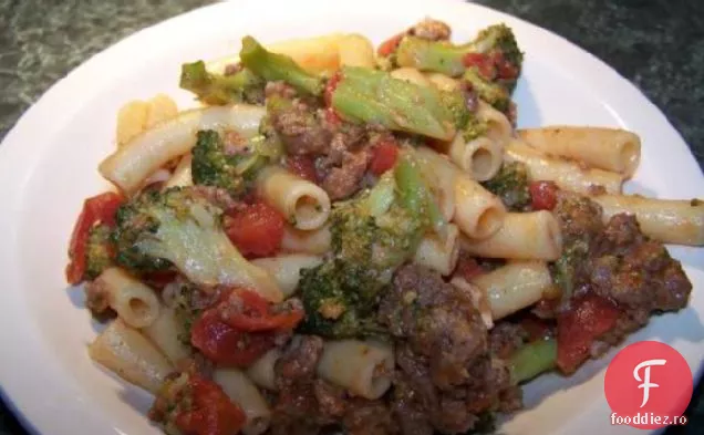 Ziti cu cârnați și Broccoli