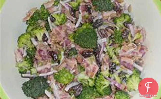 Salată De Broccoli Cu Bacon