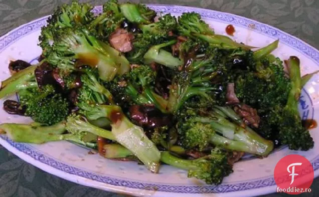 Broccoli și ciuperci în sos de stridii
