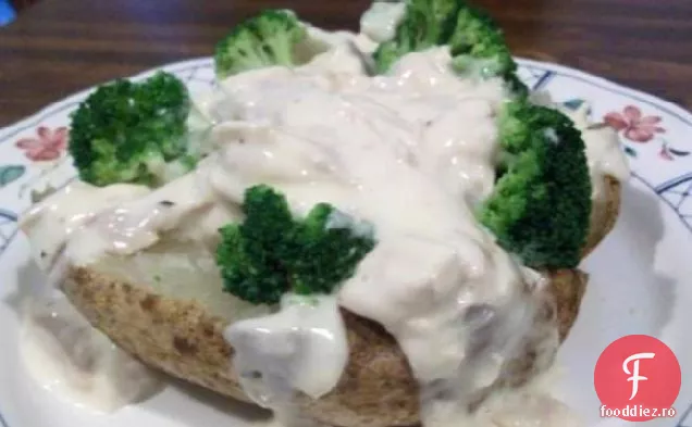 Cina de Broccoli de pui într-un Tater