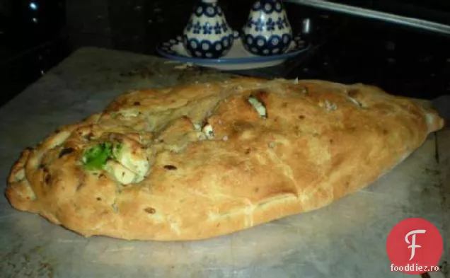 Calzone de pui, brânză și Broccoli