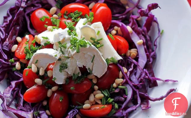 Brânză De Capră, Roșii Și Varză Roșie