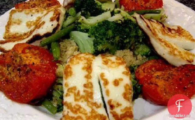 Cuscus condimentat cu Halloumi la grătar și legume aburite