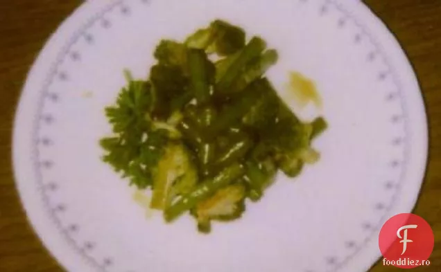 Legume verzi cu sos de susan-ghimbir