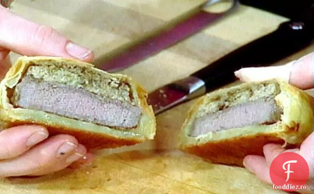 Wellingtons individuale de vită bine meritate, bine îmbrăcate, cu sulițe de Broccoli aburite