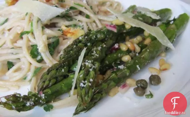 Salată De Paste Cu Roșii Uscate La Soare Și Mozzarella Proaspătă
