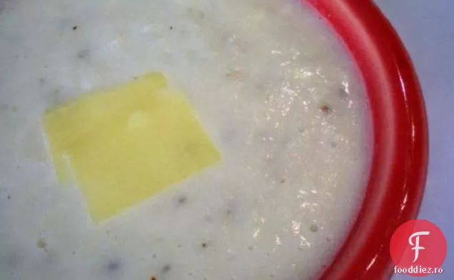 Supă de conopidă și Cheddar