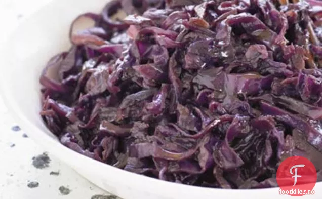 Varză Roșie Condimentată Gătită Lent