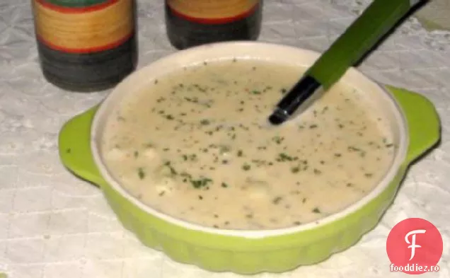 Supa preferată de conopidă cremoasă-brânză a lui Adam