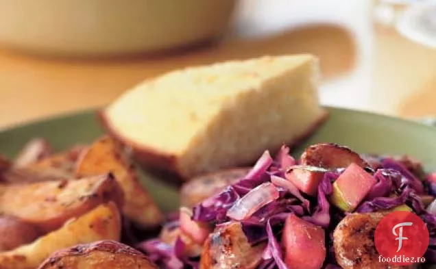 Cârnați și varză roșie